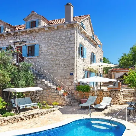 Vicina Heritage For 9,milna - Close To Restaurants And Shops