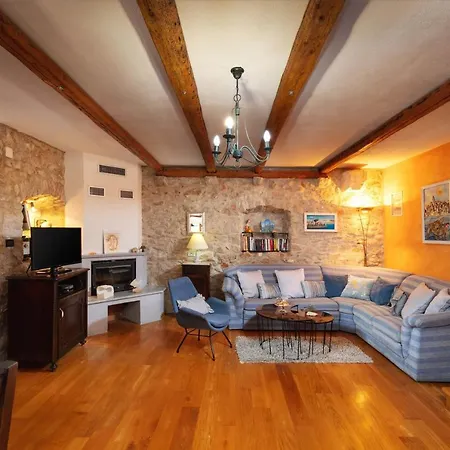 Vicina Heritage For 9,milna - Close To Restaurants And Shops Villa