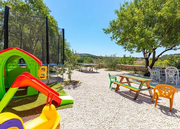 Villa Vicina Heritage For 9,milna - Close To Restaurants And Shops