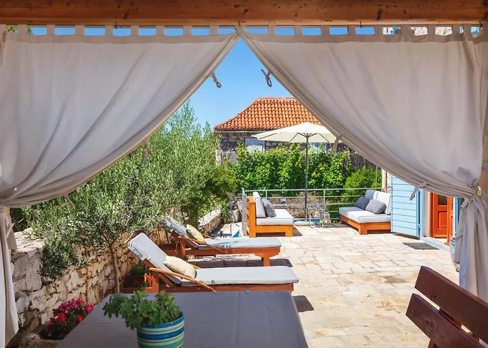 Villa Vicina Heritage For 9,milna - Close To Restaurants And Shops Milna (Brac)