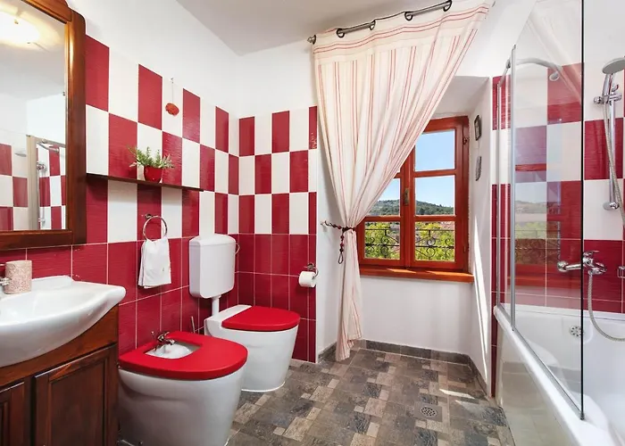 Villa Vicina Heritage For 9,milna - Close To Restaurants And Shops *