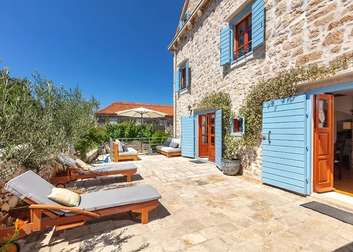 Villa Vicina Heritage For 9,milna - Close To Restaurants And Shops Milna (Brac)