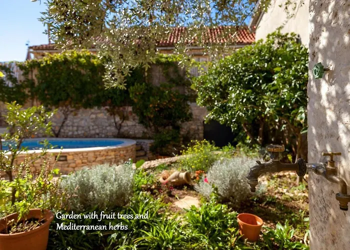 Villa Vicina Heritage For 9,milna - Close To Restaurants And Shops *