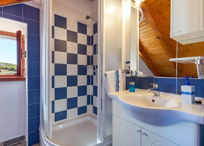 Villa Vicina Heritage For 9,milna - Close To Restaurants And Shops Milna (Brac)