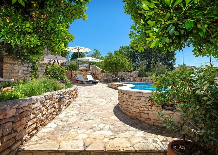 Villa Vicina Heritage For 9,milna - Close To Restaurants And Shops Milna (Brac)