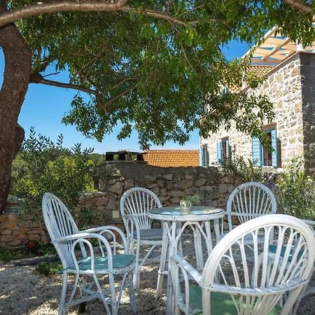 Villa Vicina Heritage Villa For 9,Milna - Close To Restaurants And Shops *