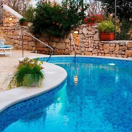 Villa Vicina Heritage Villa For 9,Milna - Close To Restaurants And Shops Villa *