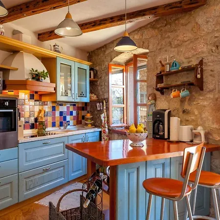 Villa Vicina Heritage Villa For 9,Milna - Close To Restaurants And Shops *