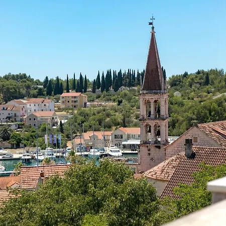 Villa Villa Vicina Heritage Villa For 9,Milna - Close To Restaurants And Shops *
